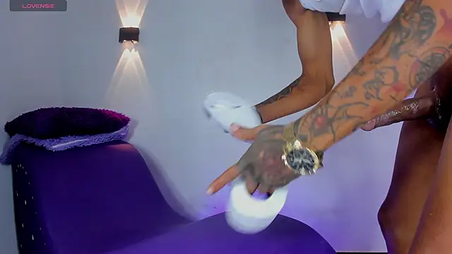 The Sweet Nahomi Is Fucked ... make it to give semen in the pussy - Video von Threesome-no-mercy Cam-Model