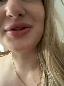 Private Show - Oil, Dildo & Multiple Fontain Squirt - video by Busty-Ellie cam model