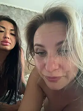 Hard lick ass and hot couple show
