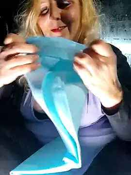 fucking my pussy until squirt - video av BecciDeluxe cam model