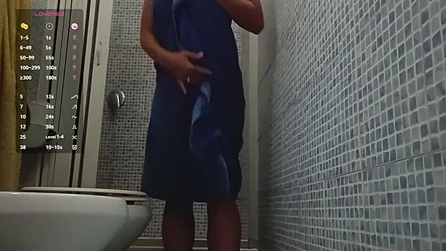 Mi asciugo dopo aver goduto [4 Sep 01:47] Public Show - video by ariannasecret cam model