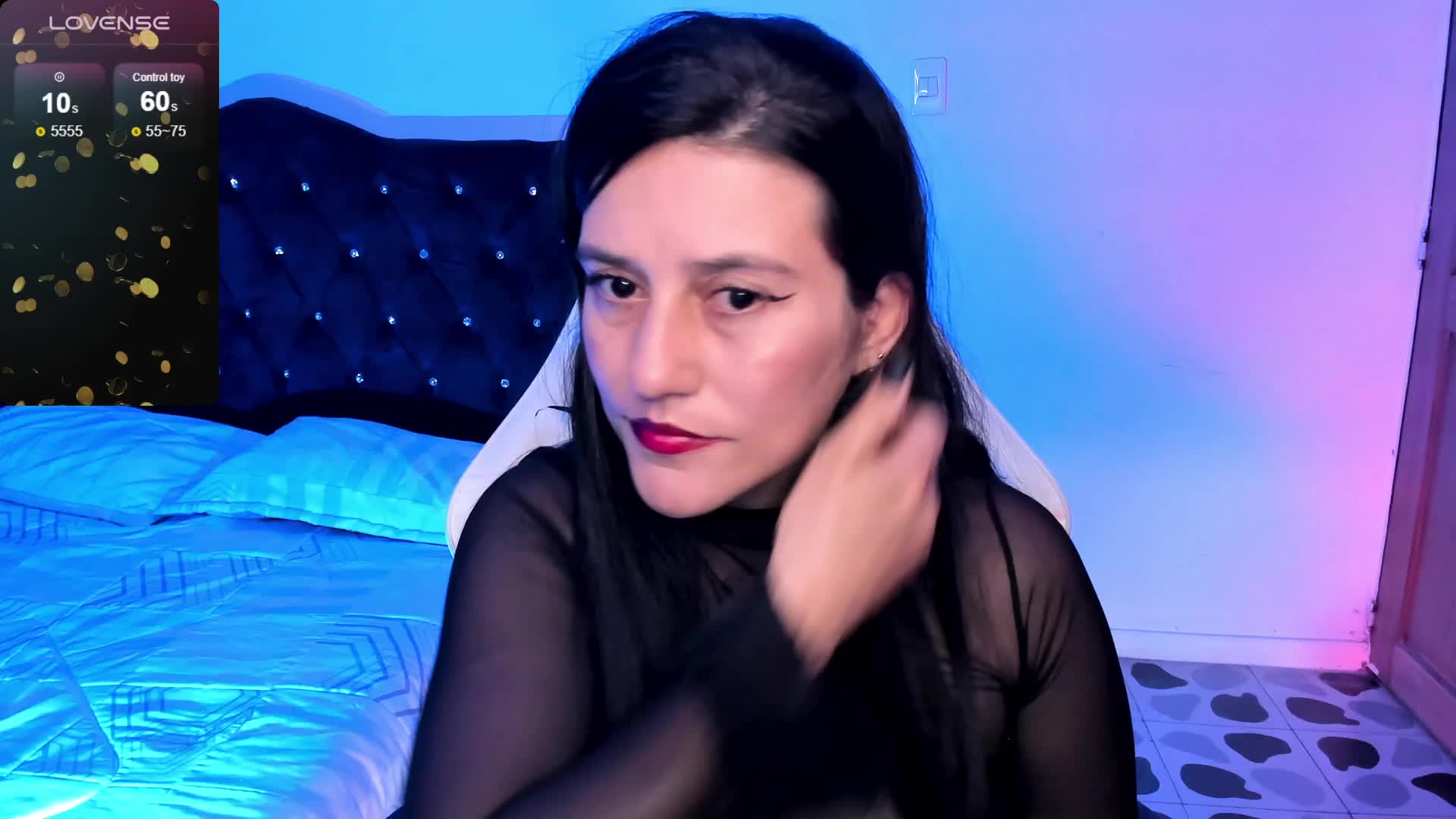 JOI With strapon-Feet & SPH - video di Saskyaa modella di cam