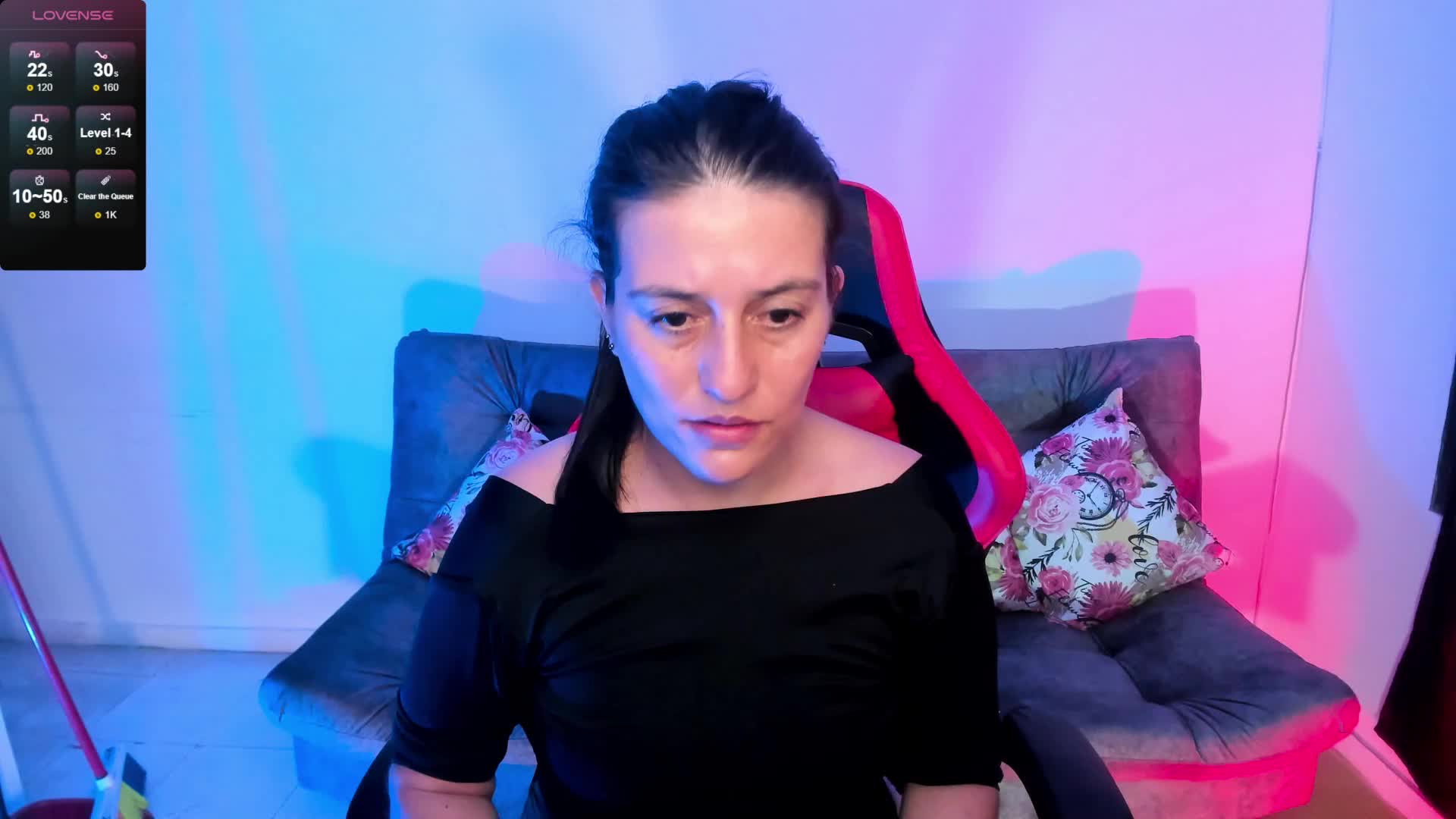 soft JOi wth strapon - video di Saskyaa modella di cam