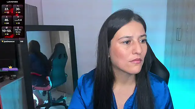 JOI, hot talk and pussy teasing - video di Saskyaa modella di cam