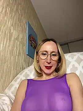 [22 Jun 23:17] Private Show - video by LauraDavis cam model