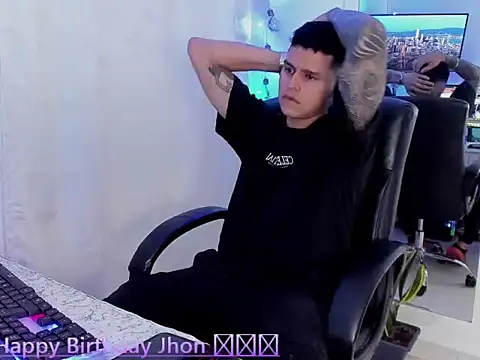 [10 Jan 21:51] Public Show - video của người mẫu cam E_Moon