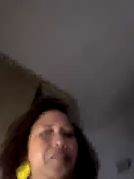 3 farts on your face - video by debboraWagner