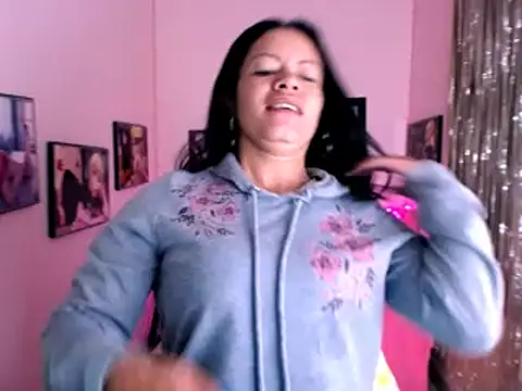 Show Toys Pussy - video by Cristal_w cam model