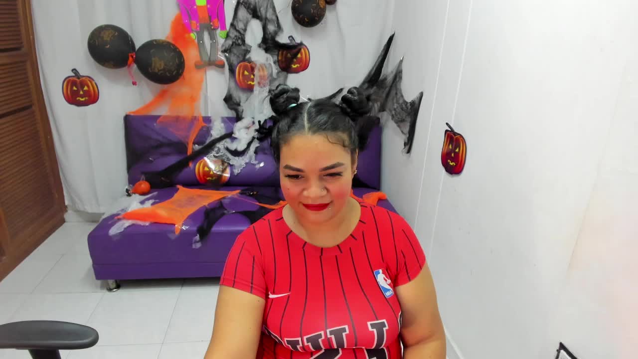 enjoying you - video by chloe__32 cam model