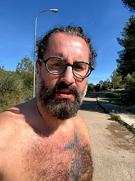 Arriesgandome a ser pillado desnudo - فيديو من eduardbareback موديل الكام