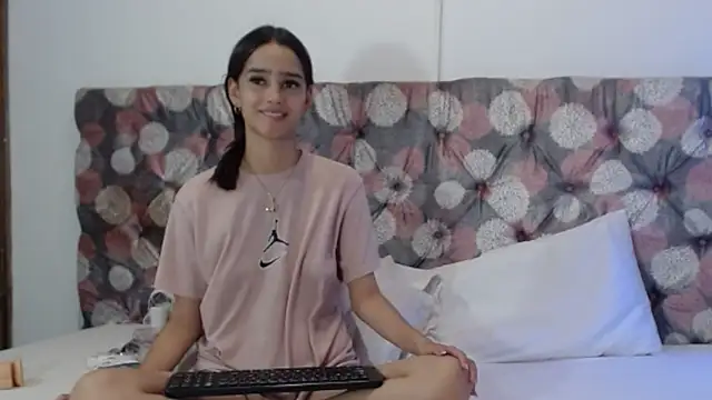 Just a little preview… or is it?” - video by MelodyMansson cam model