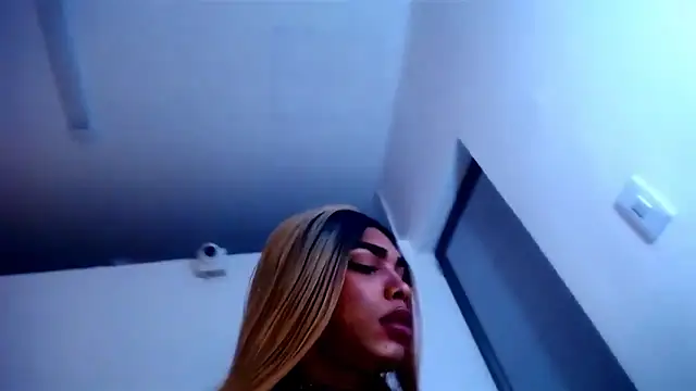 [5 Aug 02:13] Private Show－カメラキャストのangelinebigcockの動画