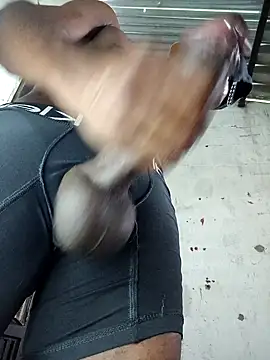 [12 Oct 13:23] Spy Show - vidéo du modèle de showcams 24Centimetrovergon