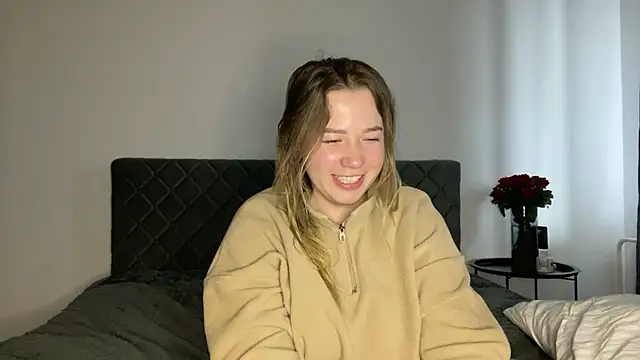 [25 May 16:40] Private Show - Embersweetbunny 캠 모델의 동영상