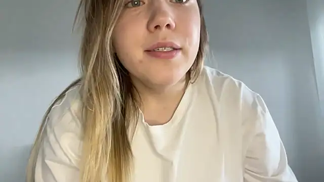 [26 Jun 14:17] Private Show - Embersweetbunny 캠 모델의 동영상