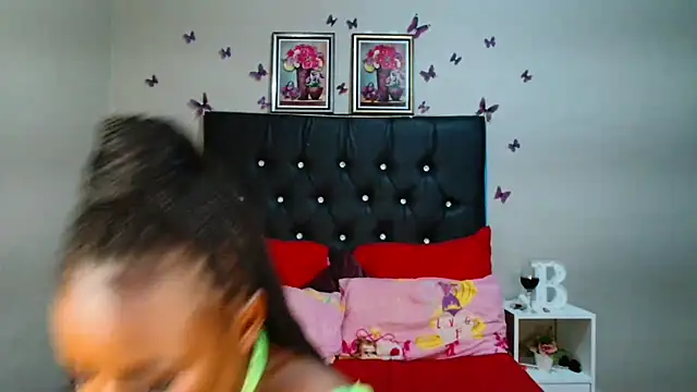 SHAKE N BOUNCE BUSTYJUICY ASS NON STOP🍑 - vidéo du modèle de showcams BLACKBERRYXX