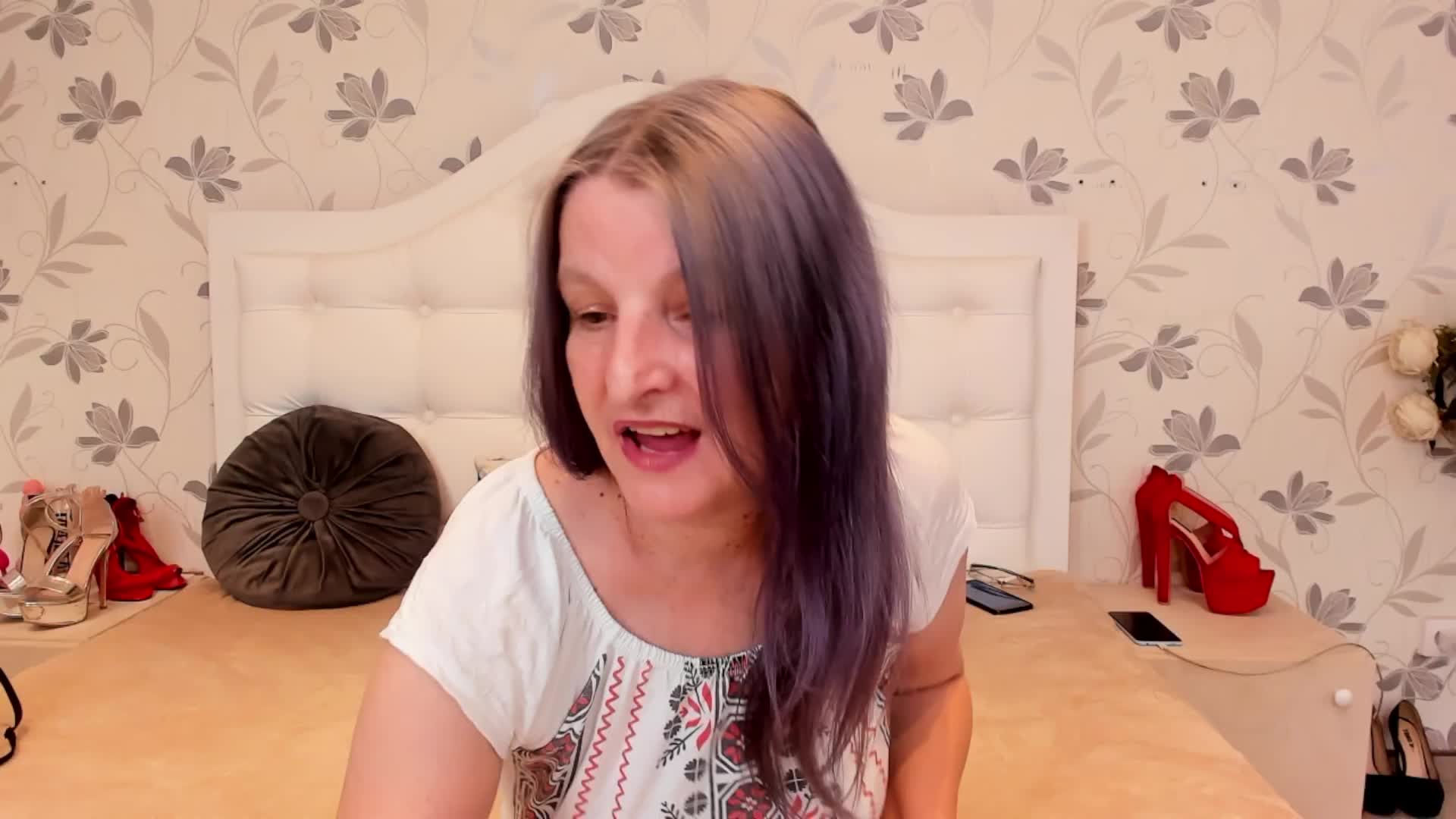 Mature MilfGoddess70 spreading her hairy pussy and playing hard with her dildo 💋 Natural, dirty and - video by Lilly_hott cam model