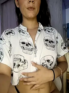 The real kitty shows up only there - video by lovely_kitt cam model