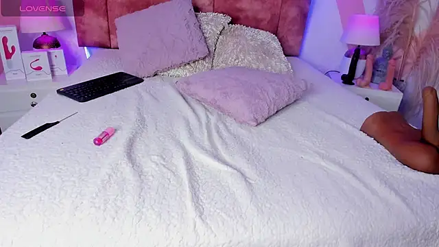 PLAY WITH ME ASS - vidéo du modèle de showcams isabella_whiithe