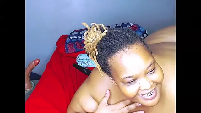 [1 May 13:11] Private Show dance show - video oleh model kamera fatafricanqueen