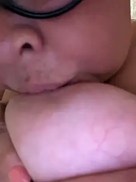 🍒 nipples slicking my self🍒 - video by Tigon80 cam model