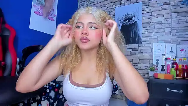 Ride my dildo - video by sofiacastillo01 cam model