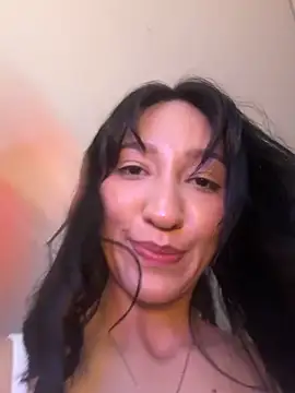 In a private I try to put a 35 cm dildo but my vagina is too tight - vidéo du modèle de showcams peiton_steele7