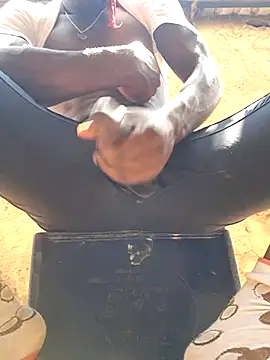 [23 Jan 13:03] Public Show outdoors mastabate－カメラキャストのPetrossaの動画