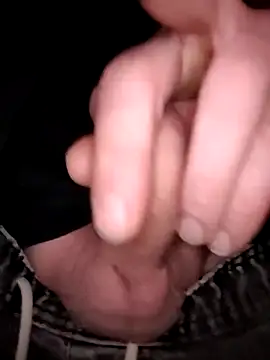 [1 Jan 06:28] Public Show - vídeo de la modelo de cam Kamilio190