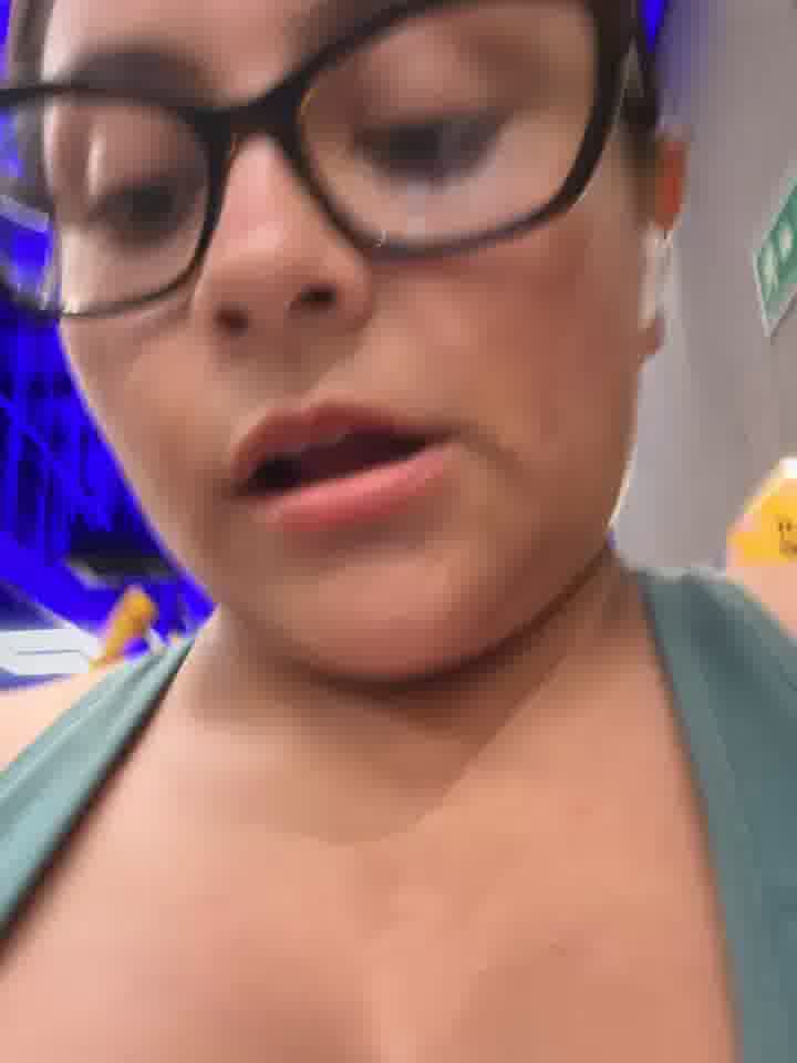 in gym - video by Sol_angiee cam model