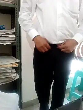 [26 Nov 16:48] Private Show - video van Office_online1 cam-model