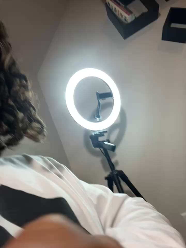 [21 Oct 17:33] Private Show