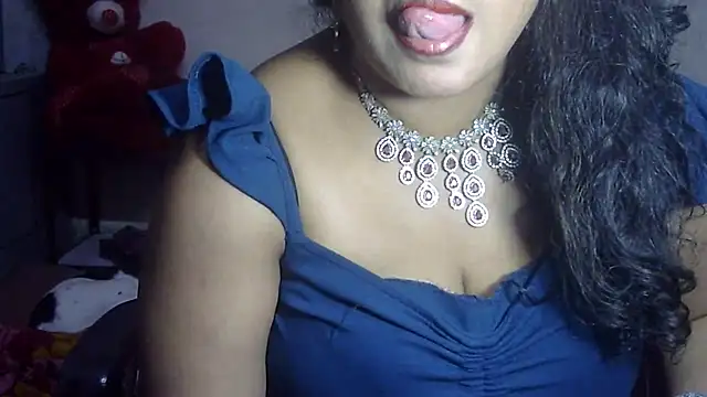 [4 May 23:57] Spy Show - vidéo du modèle de showcams Sexy_komolika