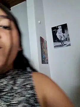 [24 Jan 02:40] Private Show - Vídeo de royalgirls_x, modelo de vídeos