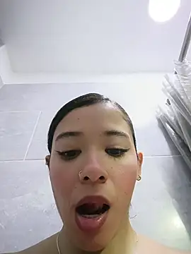 he saw me in the shower and I gave him a blowjob 🥵💦💦 - video by catalina_y_tylerjhons cam model