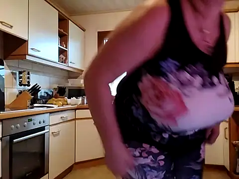 [15 Jan 12:31] Private Show aus der Küche - video by TittenMichelle cam model