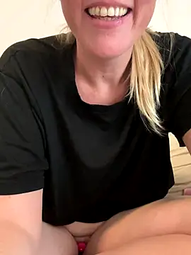 Wasserfall!!!! Private Show - video by MoniqueLaFee cam model