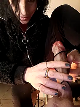 Scopatella cazzone e plug ;) — filmik freyamoret, modela(-lki) na kamerkach