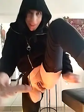 Bevi l'acqua... — filmik freyamoret, modela(-lki) na kamerkach