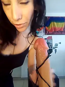 Rossetto, sigaretta e linguaggio esplicito - video by freyamoret cam model