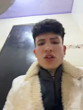 He gave me a great vibration in the ass that made me squirt a lot