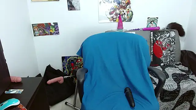 Mesh media and dildo mounting