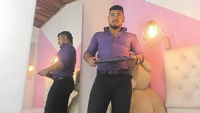 a show exclusive for you - vidéo du modèle de showcams BrianMalonee