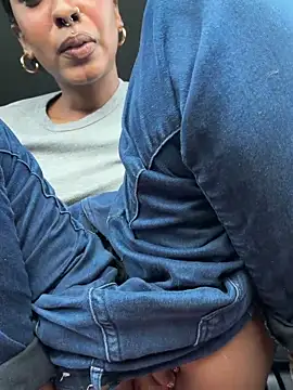 CUM IN CAR + DOUBLE FINGERING