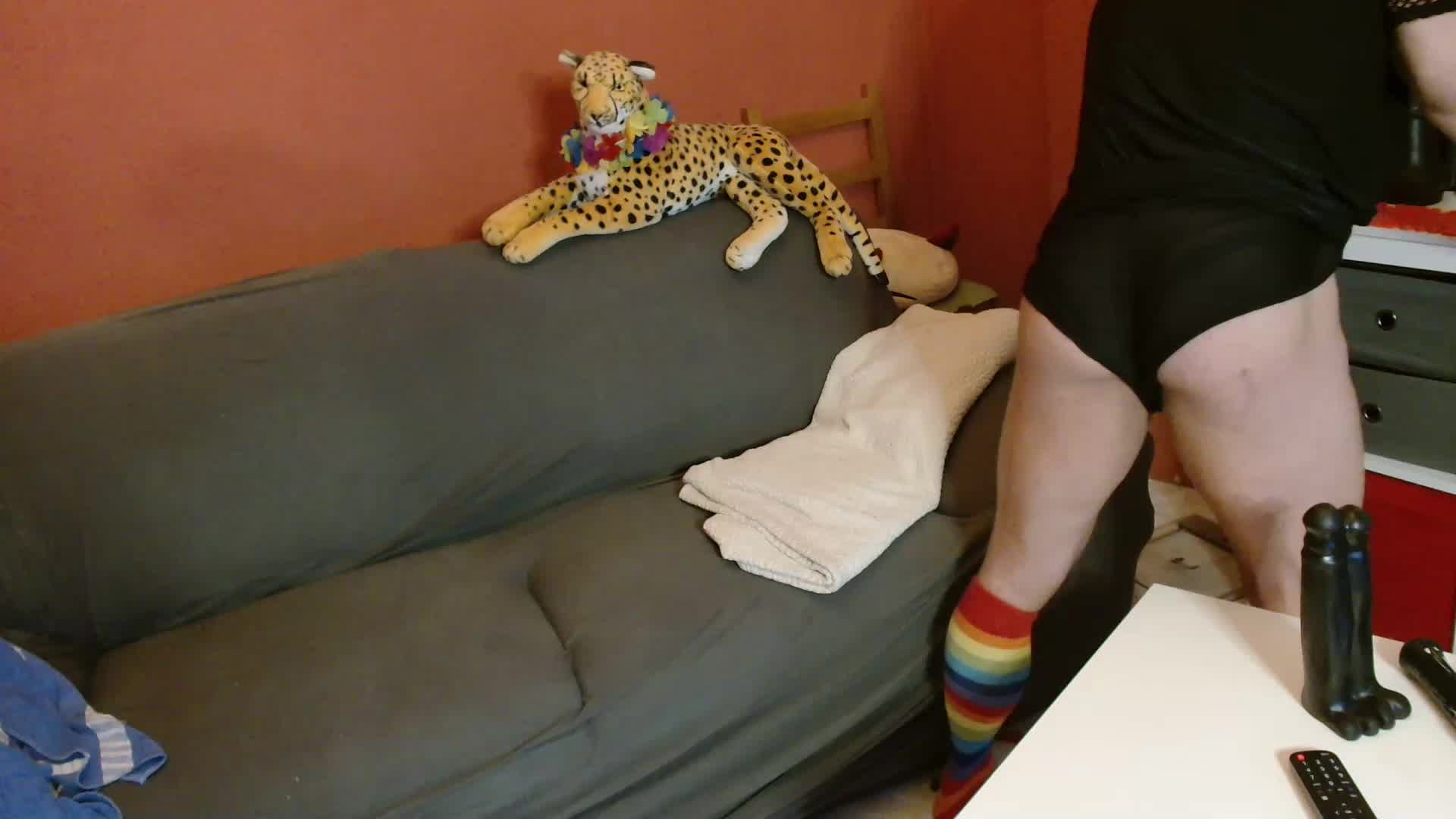 Single dildo fuck on table Private Show - video av LeleMrBoa93-FF cam-modell