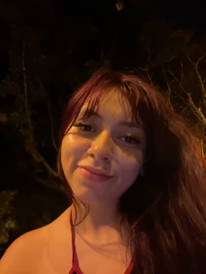 HORNY IN THE STRETT - video oleh moon_lilith kamera model