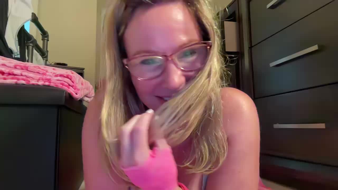 [21 Jul 10:02] Private Show - video của người mẫu cam Milf_Goddess