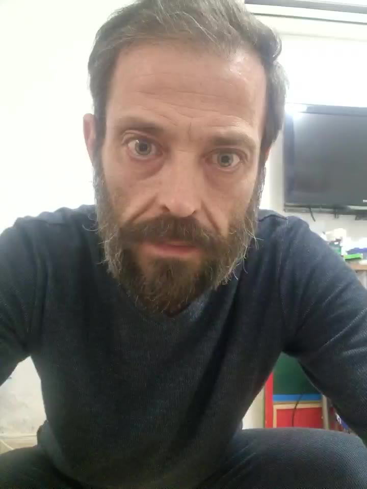 naked play - video by zefside42 cam model