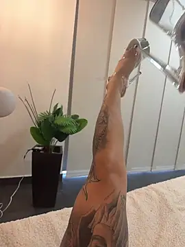 sexy feet - فيديو من milaivanova موديل الكام