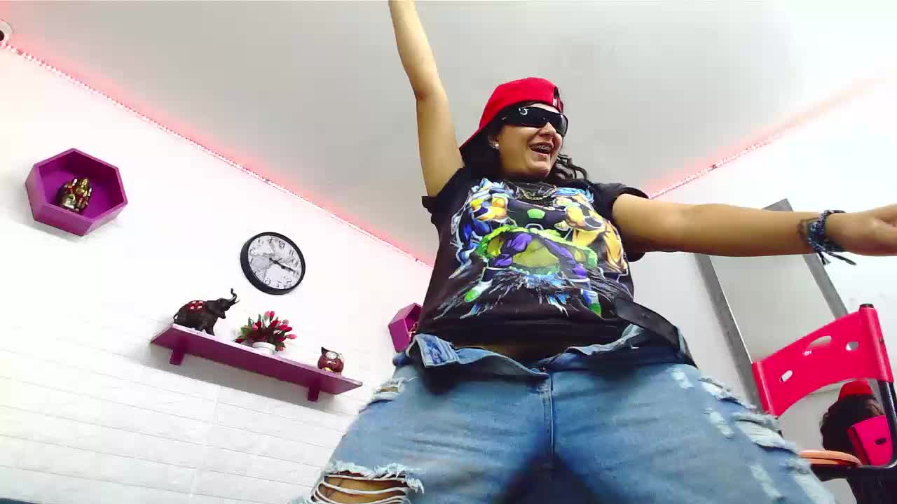 crazy dance + black dildo + hard sex - فيديو من snowflake_xxx موديل الكام